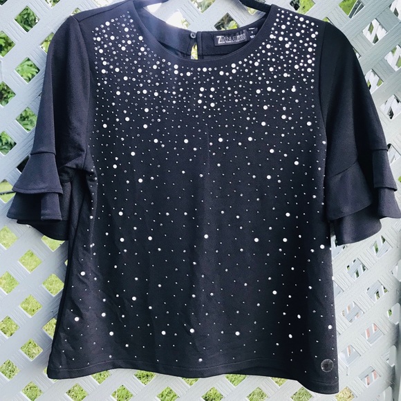 New York & Company Tops - ✨Offer Bundle 3/$10✨NWT New York & Company Black Blouse